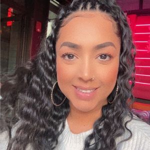 Meet your Posher, Cinthi